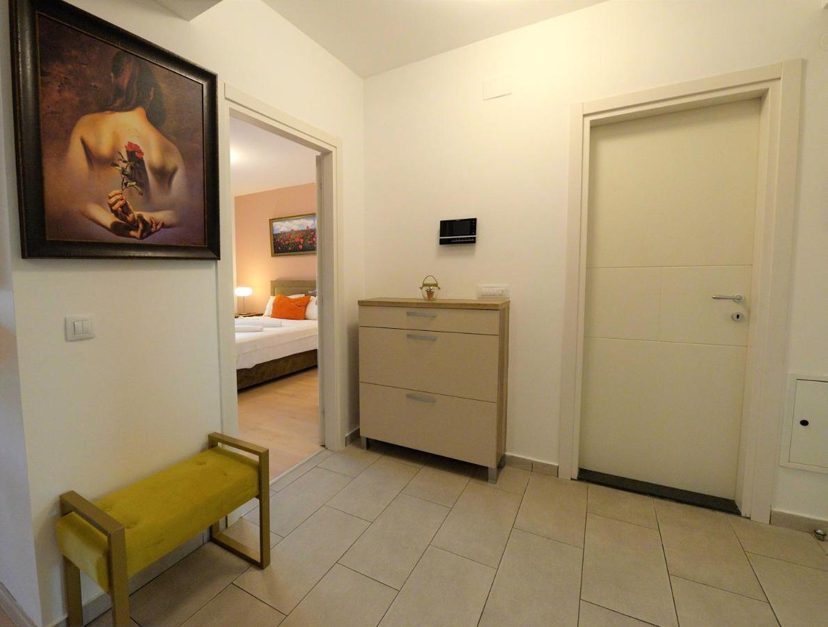 Appartamento Diva Capitol Luxury Skopje Esterno foto
